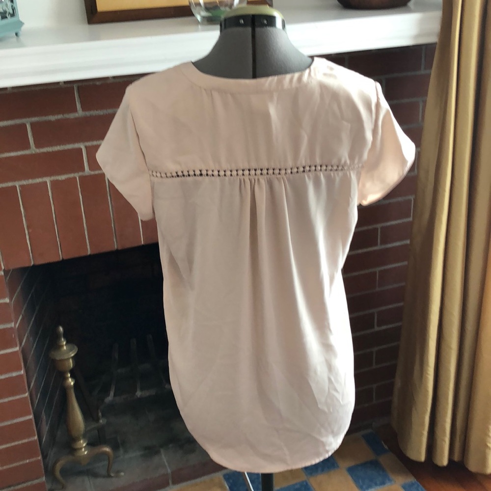 H & M Peach/ Beige drapey short sleeve blouse